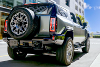 2024 GMC Hummer SUV Full Image